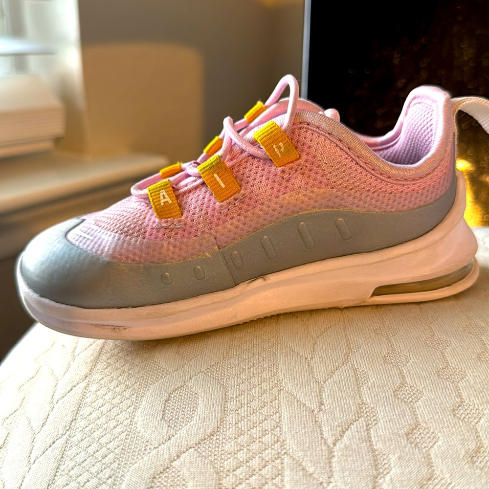 👟👟👧 - Picture 7 of 9